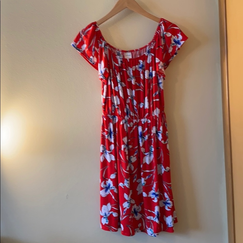 Kaileigh Red dress with floral pattern